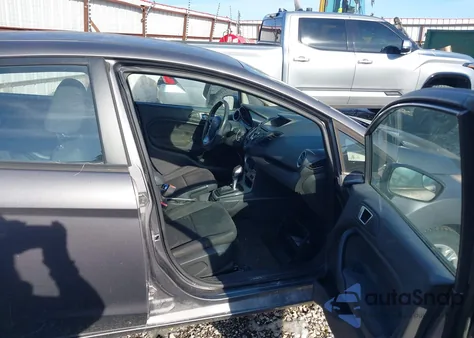 2014 Ford Fiesta Se z USA, uszkodzony, nr VIN 3FADP4BJ1EM235012